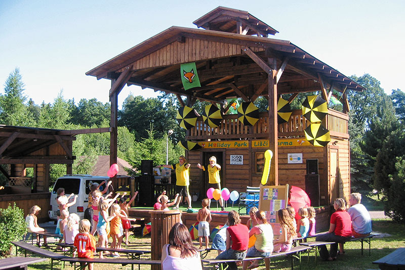 Holiday Park Vrchlabí - Liščí farma | letní scéna